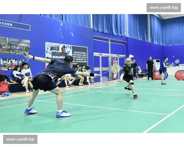 激烈对抗中的羽毛球赛场技巧与胜负瞬间解析